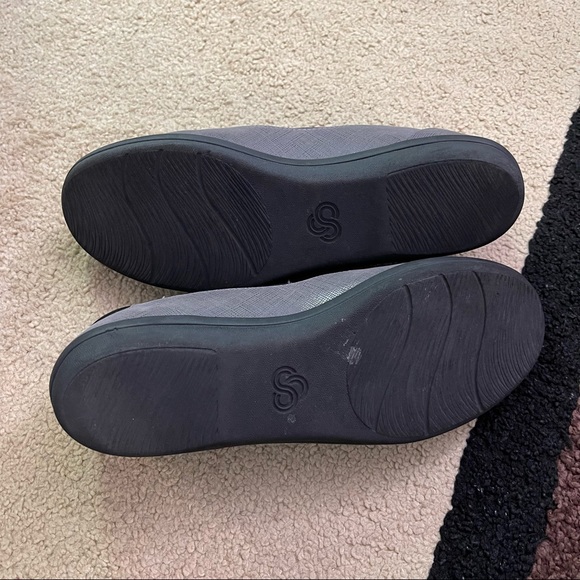 Cloudsteppers by Clarks- Soft Cushion, Size 6, Gray - Picture 5 of 8